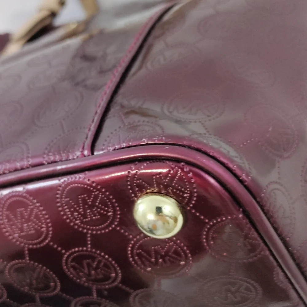 Michael Kors Jet Set East West Signature Bordeaux Patent Leather Metallic Tote
